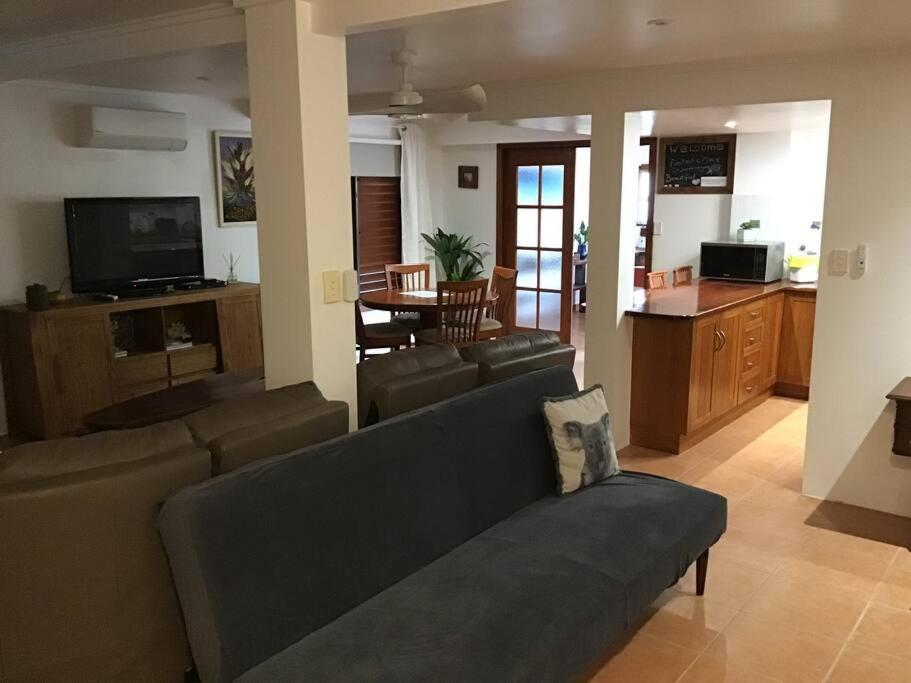 Edge Hill Oasis, In Leafy Whitfield. 빌라 외부 사진